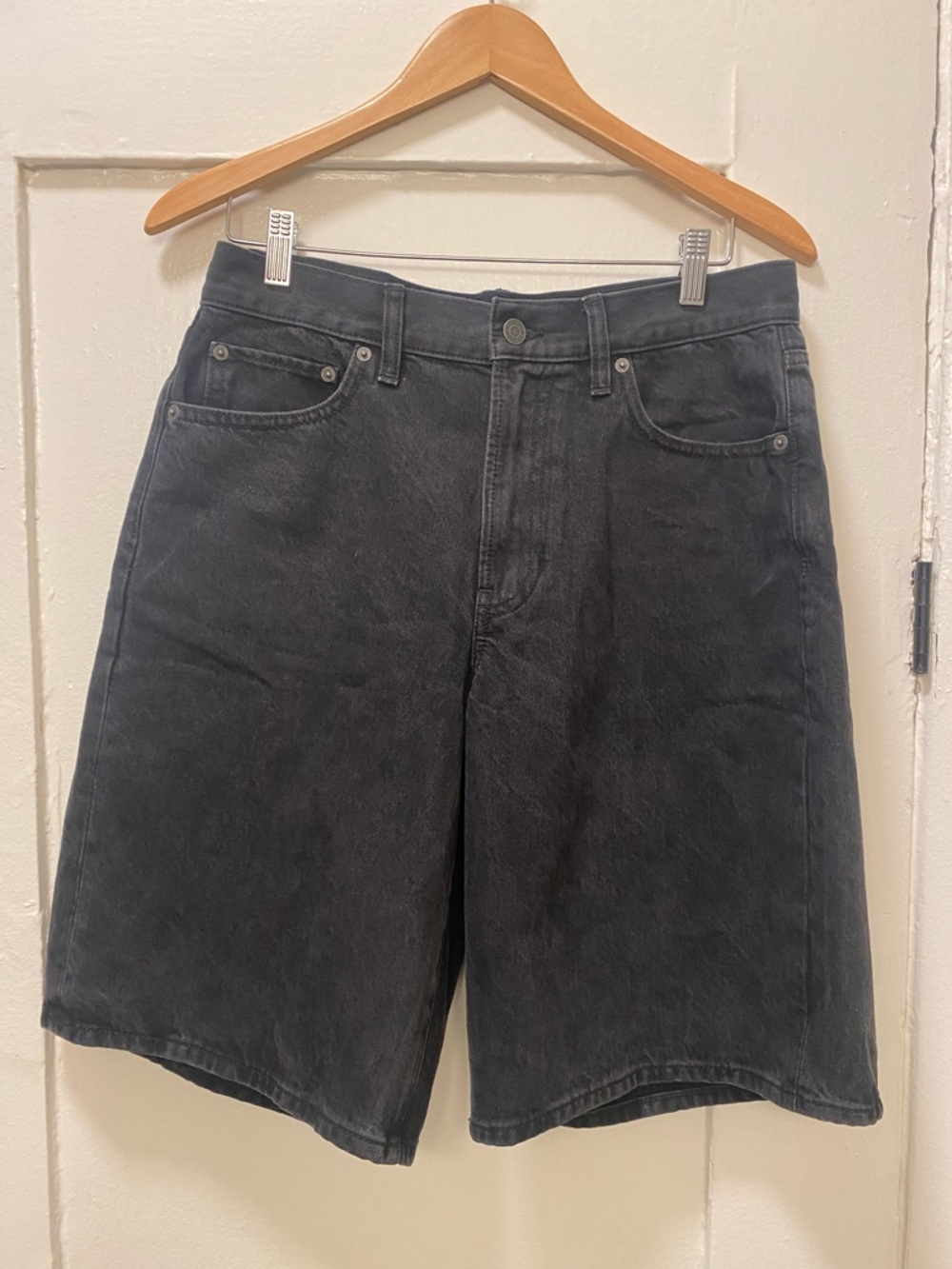 Women’s Gap 11” Mid Rise Longline Black Denim Shorts